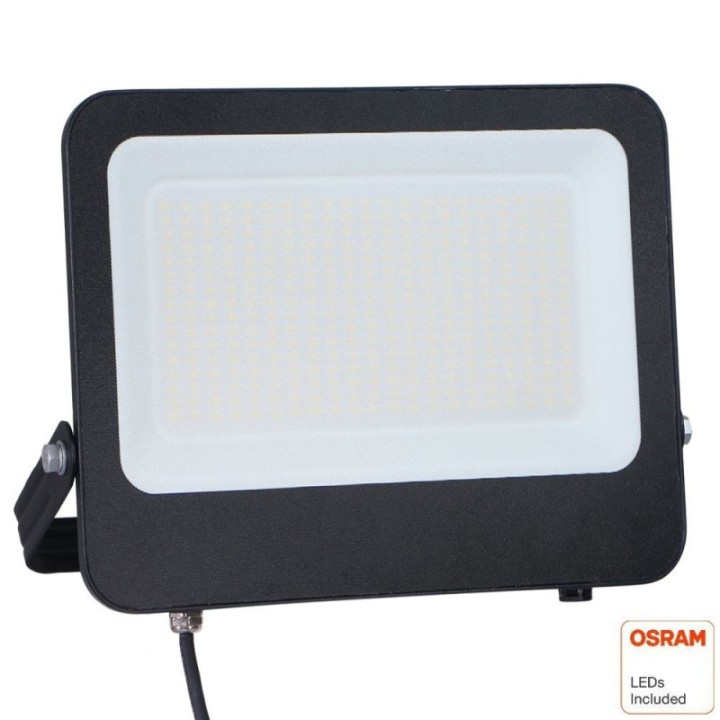 eclairage-luminaire-LED-parking-entrepot