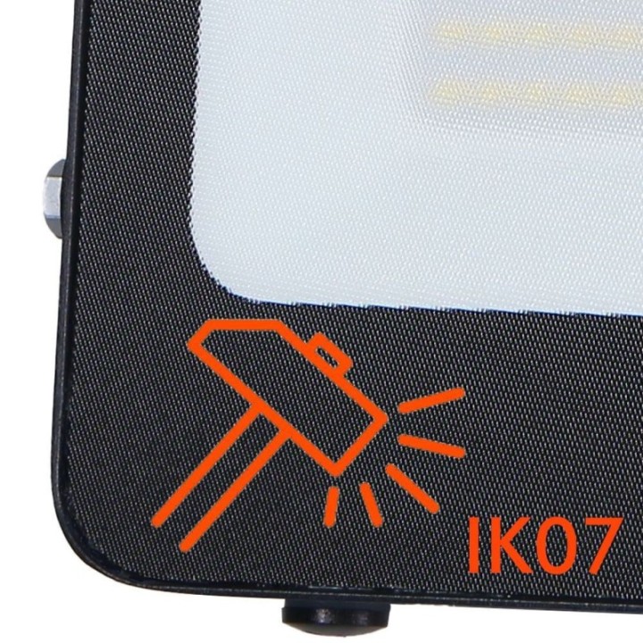 eclairage-resistant-IK07-puissant-osram-led