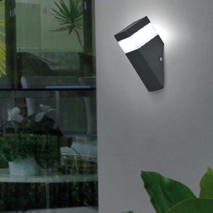 Applique murale LED 8 watts IP44 – Extérieure décorative – Acier et polycarbonate